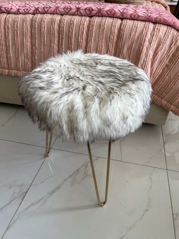 Fur Stool 02