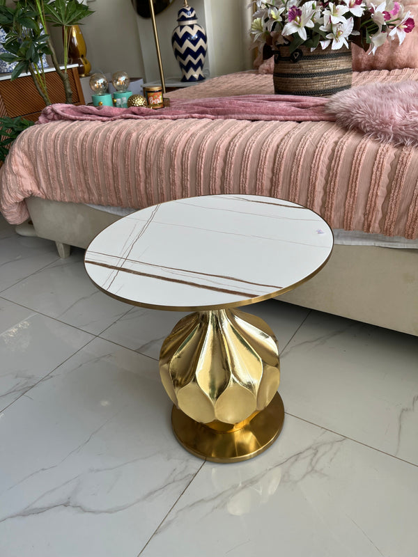 Glamora Table