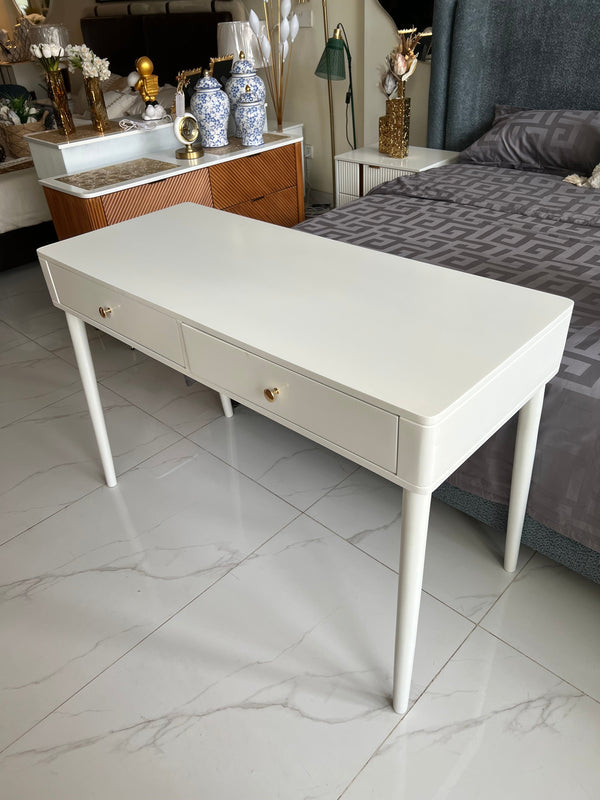 Astor Study Table