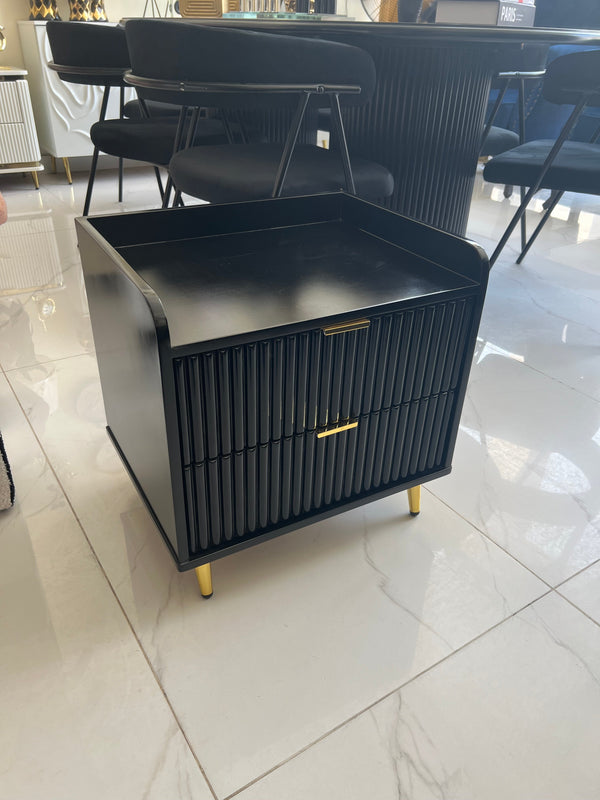 Saphina Side Table 02