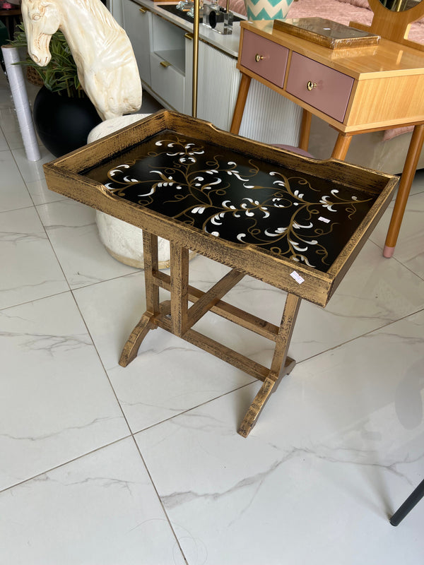 Hand painted breakfast table 03