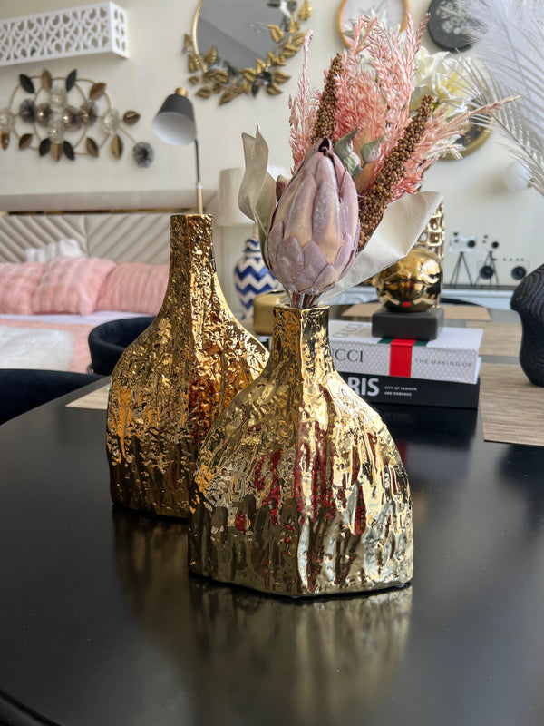 Gold Textured Vase 01