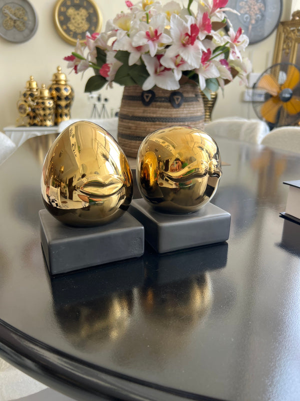 Mr Moustache & Miss Kiss