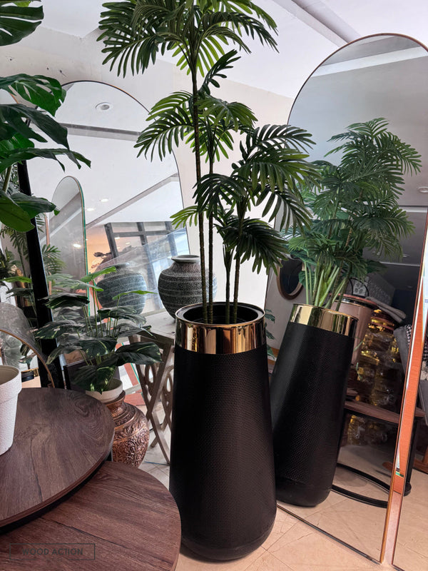 Artifical plants and planter 06