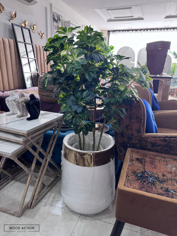 Artifical plants and planter 16