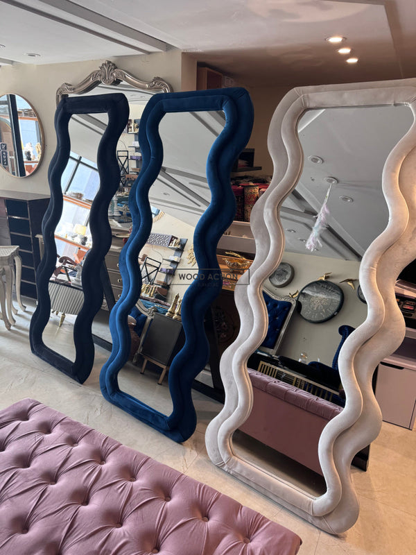Wavy square mirror